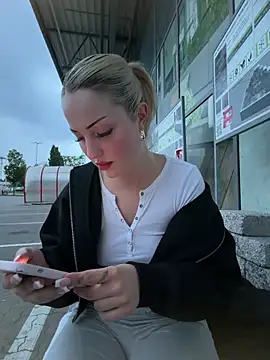 Snapshot of shymasha chatting on 06-17-26, 07:59 shymasha online show from 06-17-26, 07:59