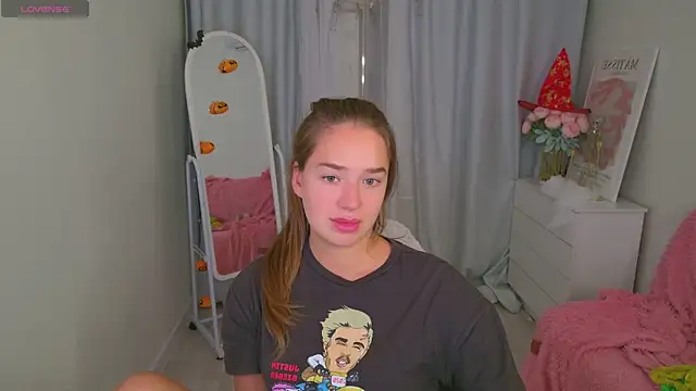 LovelyJessie online show from 10-28-25, 11:58