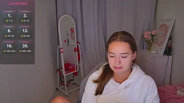 Snapshot of LovelyJessie chatting on 02-21-26, 01:45 LovelyJessie online show from 02-21-26, 01:45