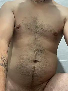 Snapshot of vanho29 chatting on 10-08-25, 01:03 vanho29 online show from 10-08-25, 01:03