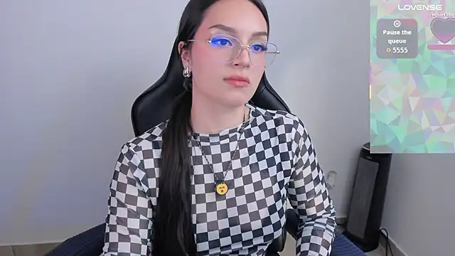 anaveleeez online show from 05-19-26, 01:11