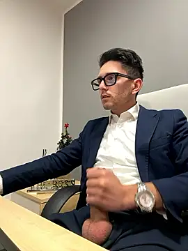 Snapshot of masterboss_ chatting on 12-04-24, 12:36 masterboss online show from 12-04-24, 12:36