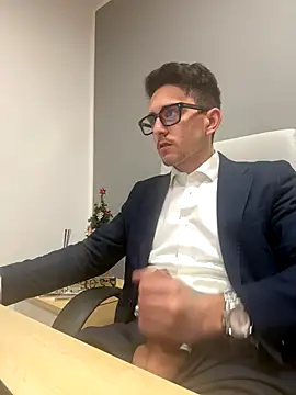 Snapshot of masterboss_ chatting on 12-04-24, 07:56 masterboss online show from 12-04-24, 07:56