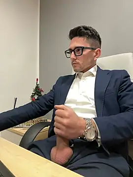 Snapshot of masterboss_ chatting on 12-16-24, 12:27 masterboss online show from 12-16-24, 12:27