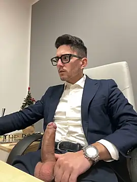 Snapshot of masterboss_ chatting on 12-20-24, 12:38 masterboss online show from 12-20-24, 12:38