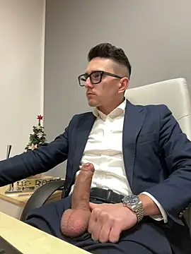 Snapshot of masterboss_ chatting on 12-23-24, 12:52 masterboss online show from 12-23-24, 12:52