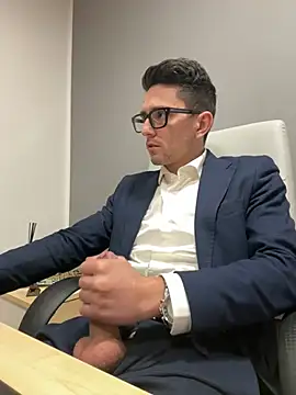 Snapshot of masterboss_ chatting on 01-08-25, 12:47 masterboss online show from 01-08-25, 12:47