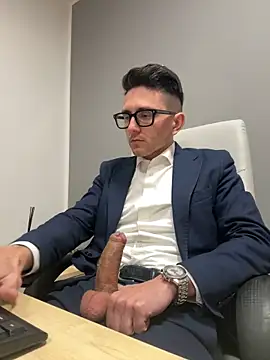 Snapshot of masterboss_ chatting on 01-15-25, 12:47 masterboss online show from 01-15-25, 12:47