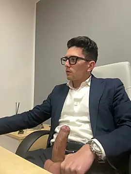 Snapshot of masterboss_ chatting on 01-31-25, 12:29 masterboss online show from 01-31-25, 12:29