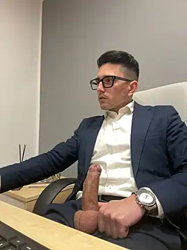 Snapshot of masterboss_ chatting on 02-06-25, 12:37 masterboss online show from 02-06-25, 12:37