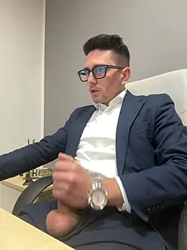 Snapshot of masterboss_ chatting on 02-10-25, 12:39 masterboss online show from 02-10-25, 12:39