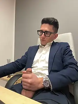 Snapshot of masterboss_ chatting on 02-13-25, 12:43 masterboss online show from 02-13-25, 12:43