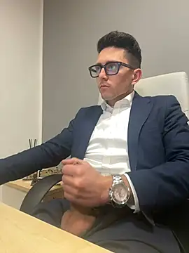 Snapshot of masterboss_ chatting on 02-15-25, 01:05 masterboss online show from 02-15-25, 01:05