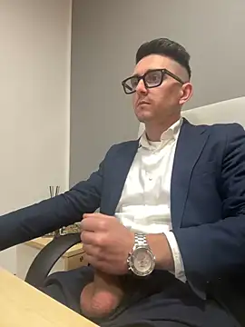 Snapshot of masterboss_ chatting on 02-17-25, 12:48 masterboss online show from 02-17-25, 12:48