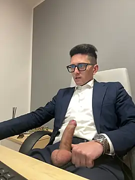 Snapshot of masterboss_ chatting on 02-25-25, 01:28 masterboss online show from 02-25-25, 01:28