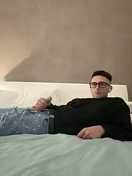 Snapshot of masterboss_ chatting on 03-22-25, 02:05 masterboss online show from 03-22-25, 02:05