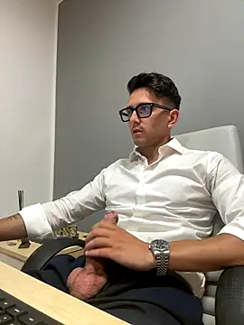 Snapshot of masterboss_ chatting on 09-17-25, 11:45 masterboss online show from 09-17-25, 11:45