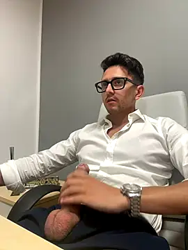 Snapshot of masterboss_ chatting on 09-23-25, 12:08 masterboss online show from 09-23-25, 12:08