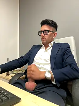 Snapshot of masterboss_ chatting on 10-03-25, 11:40 masterboss online show from 10-03-25, 11:40