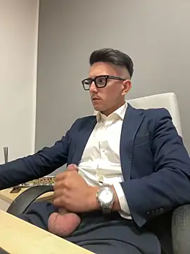 Snapshot of masterboss_ chatting on 10-08-25, 11:41 masterboss online show from 10-08-25, 11:41