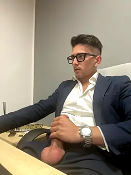 Snapshot of masterboss_ chatting on 10-13-25, 11:32 masterboss online show from 10-13-25, 11:32