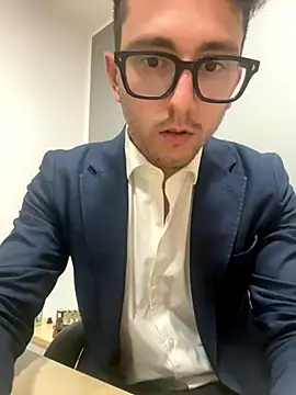 Snapshot of masterboss_ chatting on 10-23-25, 11:53 masterboss online show from 10-23-25, 11:53