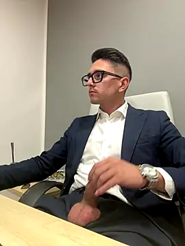 Snapshot of masterboss_ chatting on 10-27-25, 01:04 masterboss online show from 10-27-25, 01:04