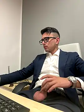 Snapshot of masterboss_ chatting on 10-30-25, 01:12 masterboss online show from 10-30-25, 01:12