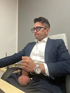 Snapshot of masterboss_ chatting on 11-03-25, 01:01 masterboss online show from 11-03-25, 01:01