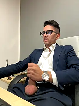 Snapshot of masterboss_ chatting on 11-04-25, 12:59 masterboss online show from 11-04-25, 12:59