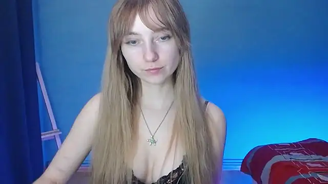 Snapshot of LuciaYoung chatting on 01-30-25, 10:41 LuciaYoung online show from 01-30-25, 10:41