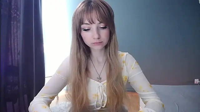 Snapshot of LuciaYoung chatting on 02-21-25, 09:34 LuciaYoung online show from 02-21-25, 09:34