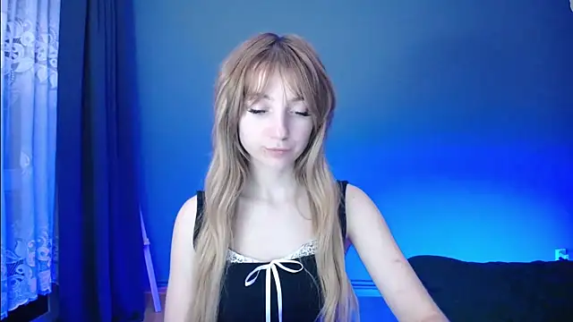 Snapshot of LuciaYoung chatting on 02-27-25, 10:31 LuciaYoung online show from 02-27-25, 10:31