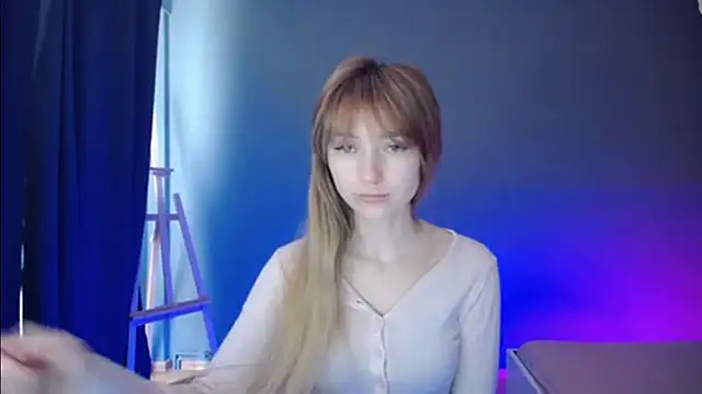 Snapshot of LuciaYoung chatting on 03-09-25, 07:12 LuciaYoung online show from 03-09-25, 07:12