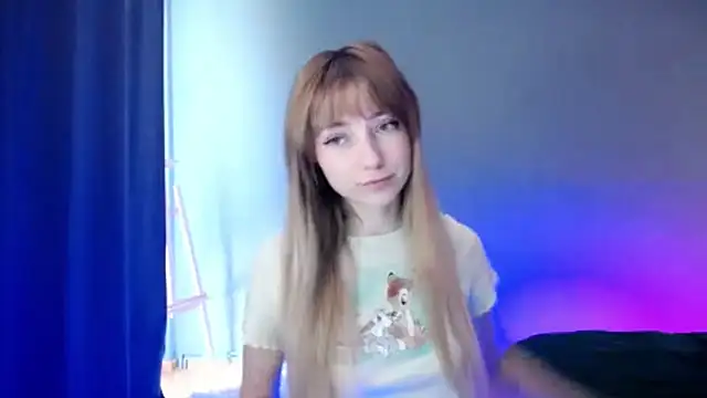 Snapshot of LuciaYoung chatting on 03-12-25, 01:19 LuciaYoung online show from 03-12-25, 01:19