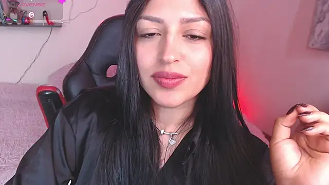 Snapshot of MissDennise chatting on 09-10-25, 05:35 MissDennise online show from 09-10-25, 05:35