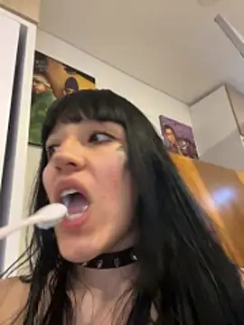 aangie  uwu online show from 10-30-25, 09:04