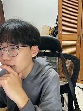 Snapshot of hihi0169 chatting on 02-10-26, 01:37 hihi0169 online show from 02-10-26, 01:37