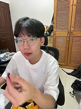 Snapshot of hihi0169 chatting on 02-12-26, 01:28 hihi0169 online show from 02-12-26, 01:28