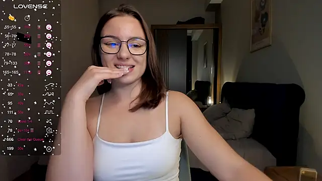 ThreeshaWhite online show from 11-13-25, 05:56