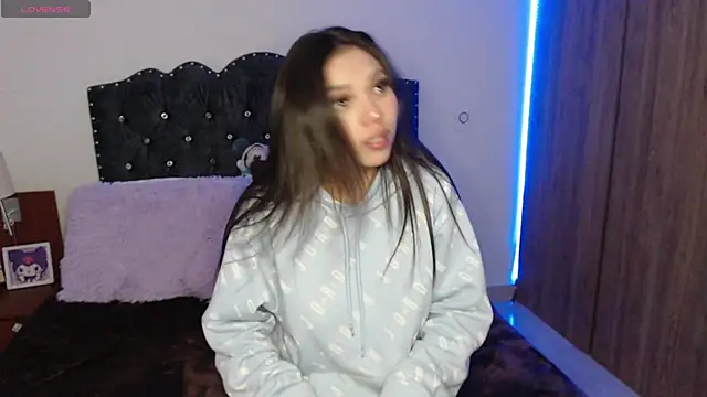 Snapshot of Maiaa_evans chatting on 01-09-25, 12:46 Maiaa evans online show from 01-09-25, 12:46