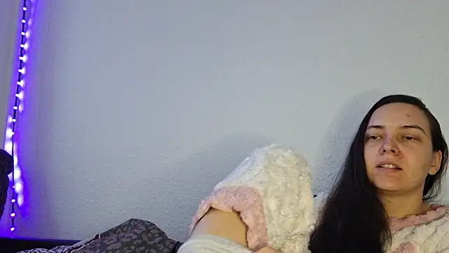 Cyndee Winter online show from 12-21-24, 01:32