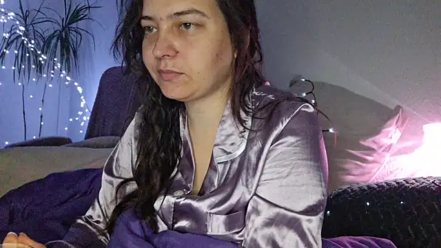 Cyndee Winter online show from 10-31-25, 06:31