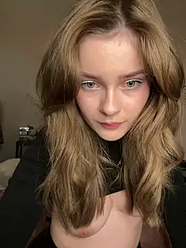 Snapshot of MaribelRiver chatting on 12-14-24, 10:07 MaribelRiver online show from 12-14-24, 10:07