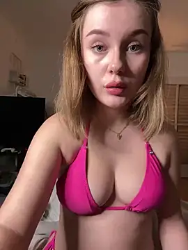 Snapshot of MaribelRiver chatting on 01-17-25, 08:00 MaribelRiver online show from 01-17-25, 08:00