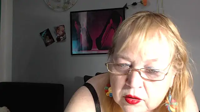 Blasflittchen online show from 06-16-26, 12:52