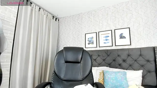 emma  smith1 online show from 02-28-25, 11:58