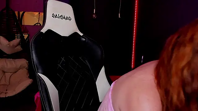 HalaanaTendeer online show from 12-18-24, 01:02