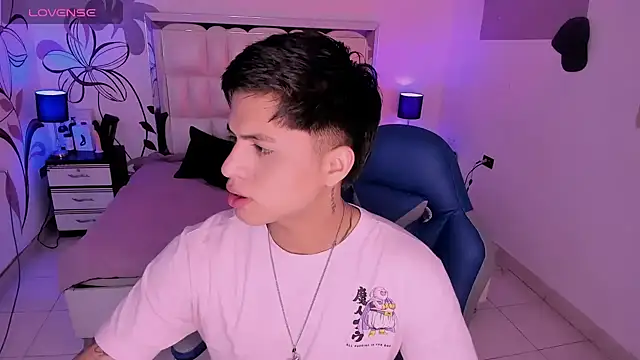 Niicky1  online show from 12-23-24, 08:14