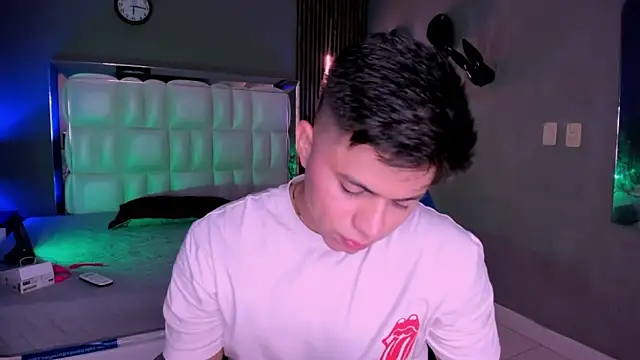 Niicky1  online show from 11-16-25, 02:33